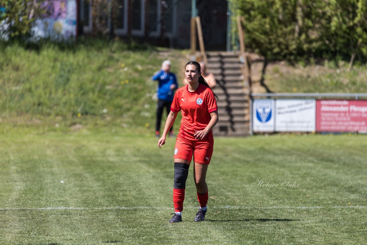 Bild 216 - F TSV Zarpen - Holstein Kiel II : Ergebnis: 2:6